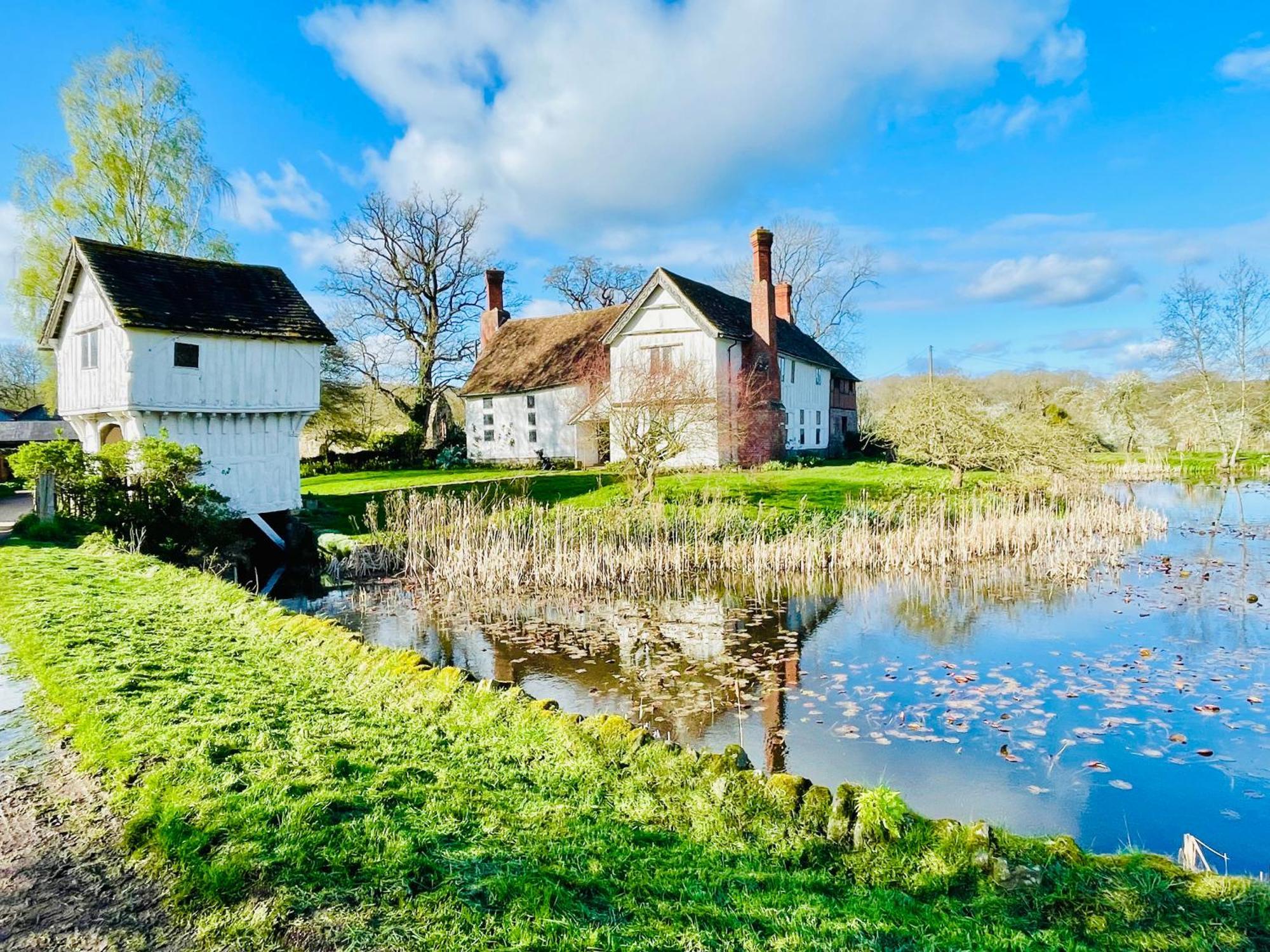 Pool Cottage Bed!-2 Bed Cottage With Dog Walking Trails And Local Pub On Your Doorstep! Popular Walking Trails Nearby-Malvern Hills And The Brockhampton Estate- Peaceful Village On The Border Of Hereford And วุร์สเตอร์ ภายนอก รูปภาพ