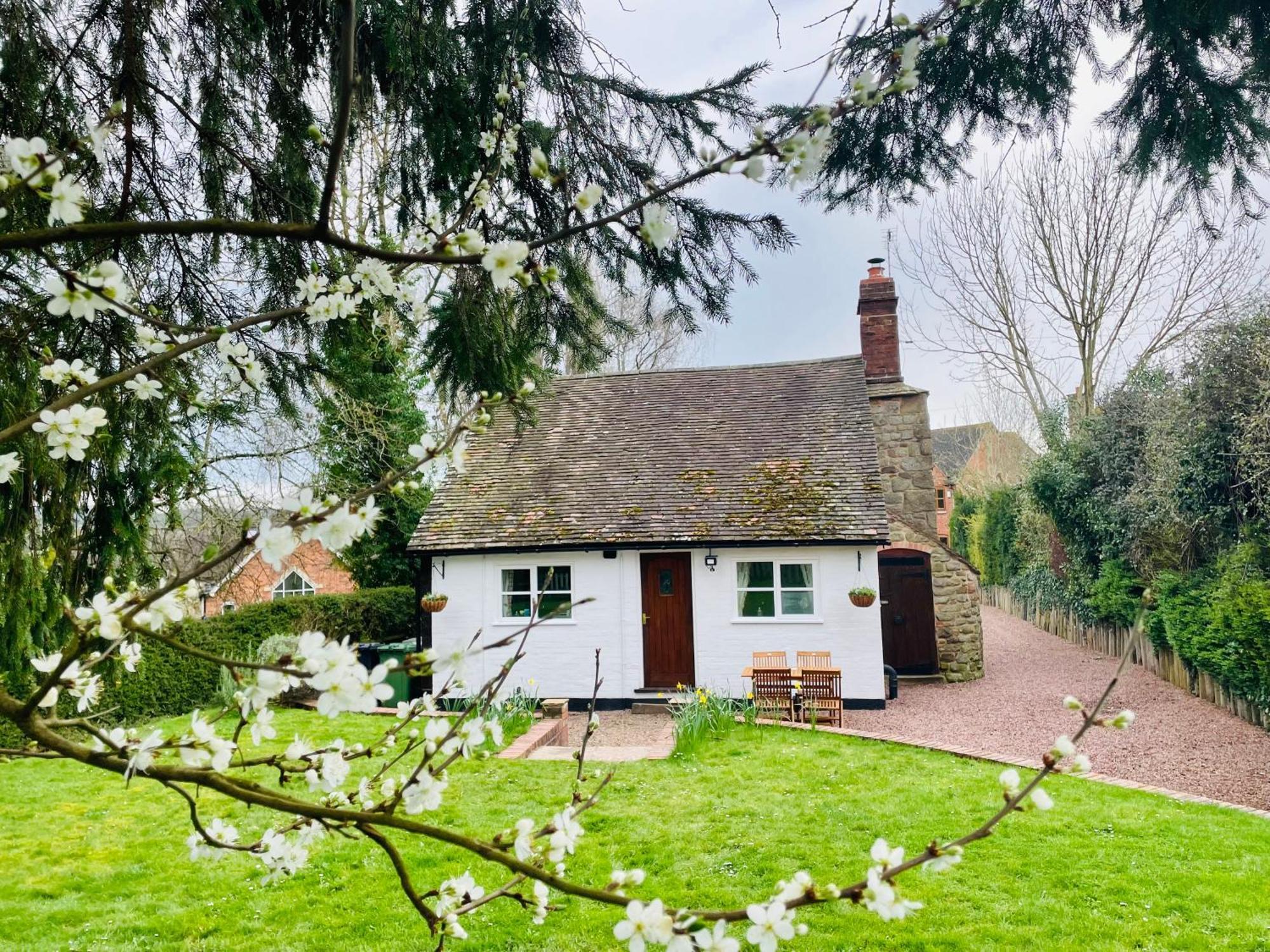 Pool Cottage Bed!-2 Bed Cottage With Dog Walking Trails And Local Pub On Your Doorstep! Popular Walking Trails Nearby-Malvern Hills And The Brockhampton Estate- Peaceful Village On The Border Of Hereford And วุร์สเตอร์ ภายนอก รูปภาพ