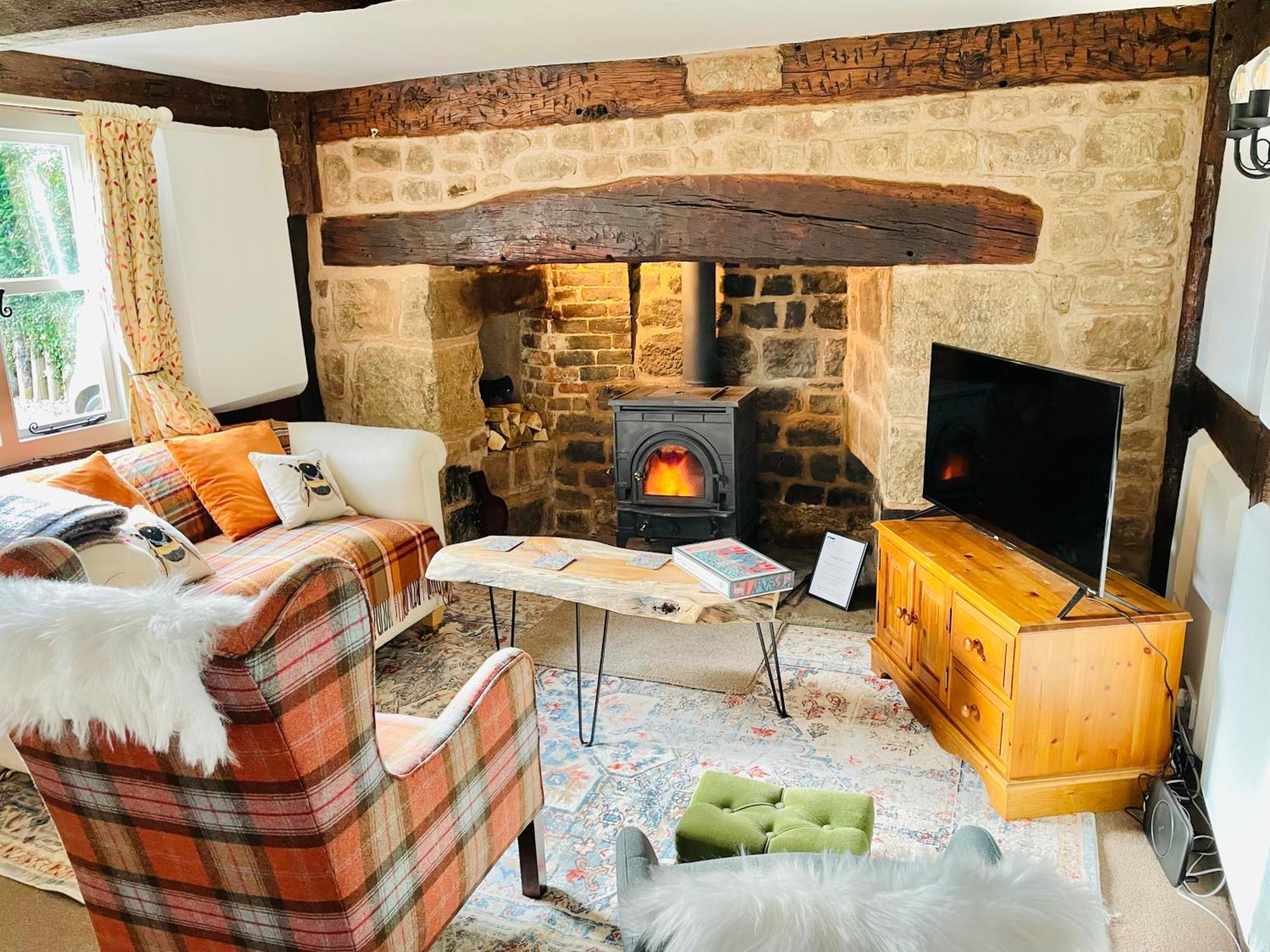 Pool Cottage Bed!-2 Bed Cottage With Dog Walking Trails And Local Pub On Your Doorstep! Popular Walking Trails Nearby-Malvern Hills And The Brockhampton Estate- Peaceful Village On The Border Of Hereford And วุร์สเตอร์ ภายนอก รูปภาพ