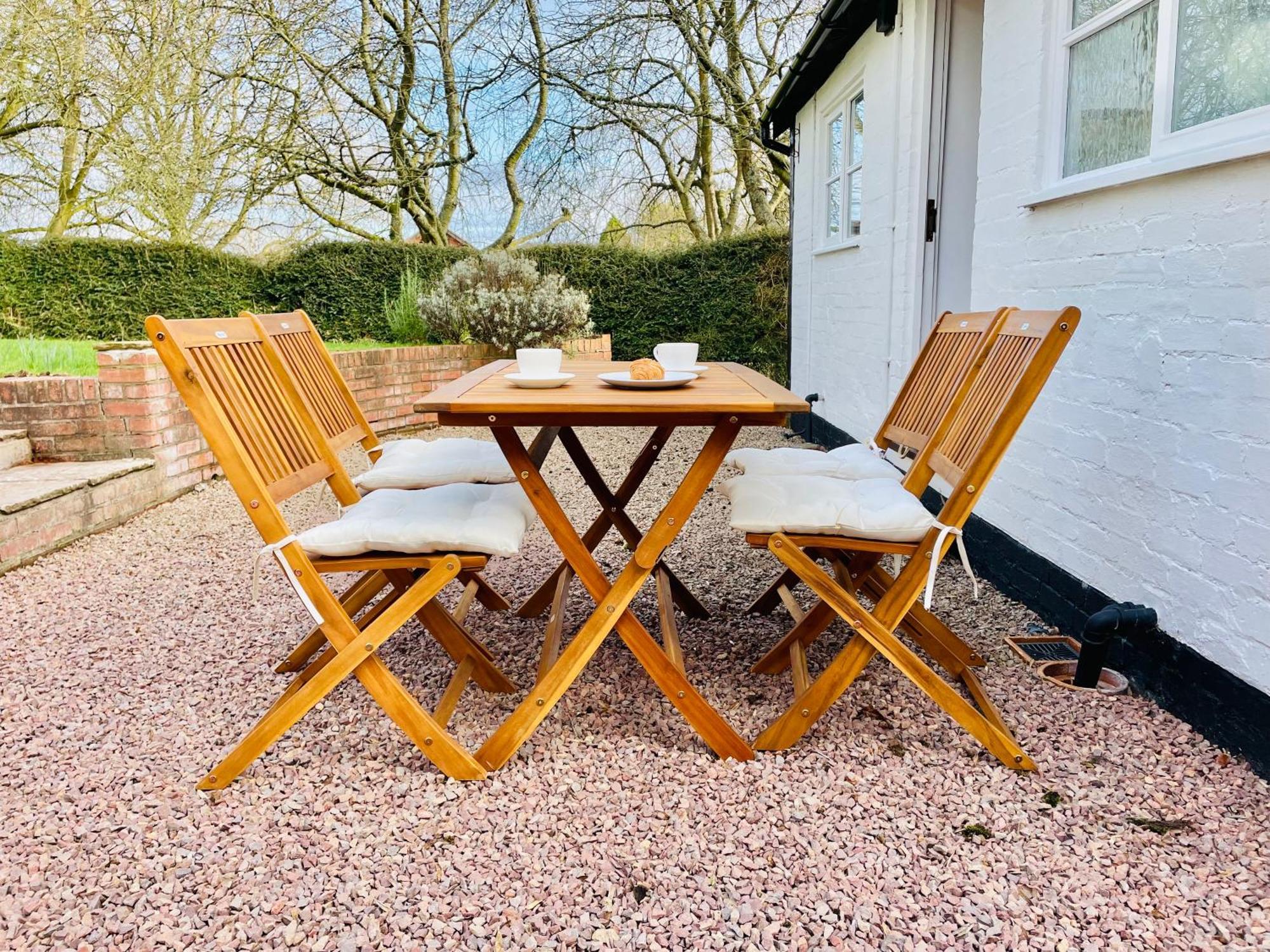 Pool Cottage Bed!-2 Bed Cottage With Dog Walking Trails And Local Pub On Your Doorstep! Popular Walking Trails Nearby-Malvern Hills And The Brockhampton Estate- Peaceful Village On The Border Of Hereford And วุร์สเตอร์ ภายนอก รูปภาพ