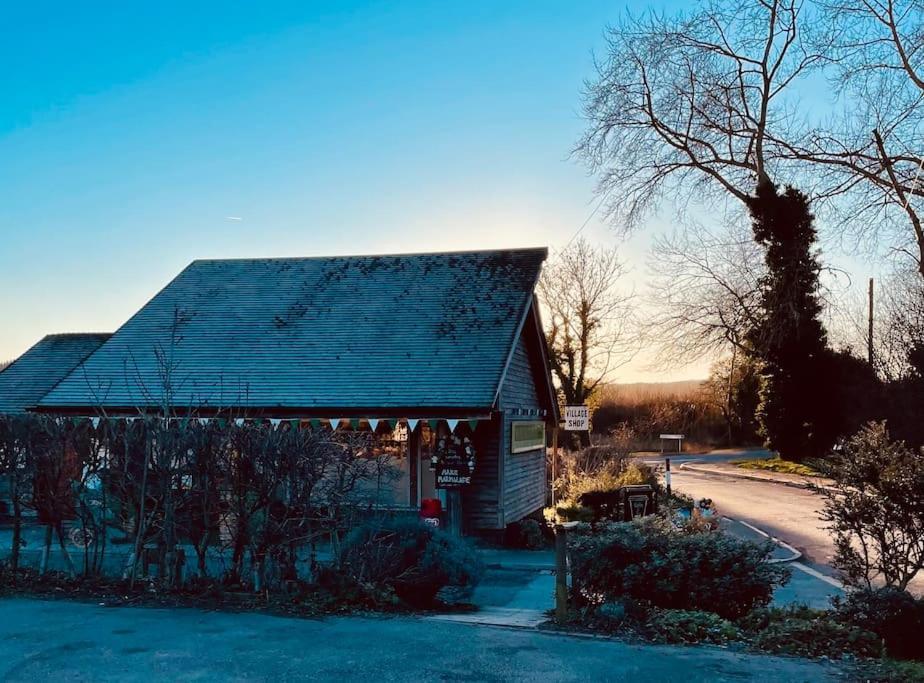 Pool Cottage Bed!-2 Bed Cottage With Dog Walking Trails And Local Pub On Your Doorstep! Popular Walking Trails Nearby-Malvern Hills And The Brockhampton Estate- Peaceful Village On The Border Of Hereford And วุร์สเตอร์ ภายนอก รูปภาพ