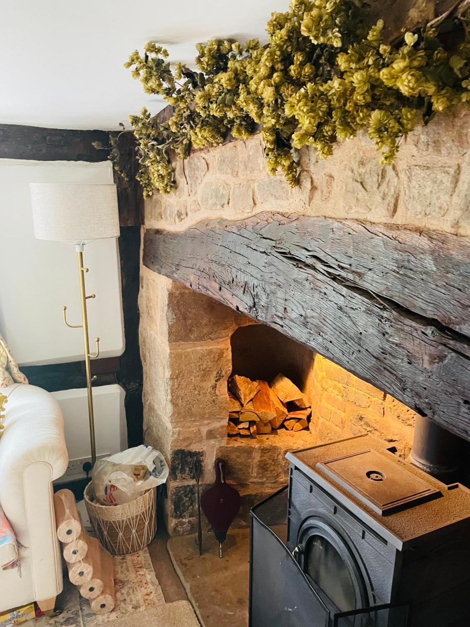 Pool Cottage Bed!-2 Bed Cottage With Dog Walking Trails And Local Pub On Your Doorstep! Popular Walking Trails Nearby-Malvern Hills And The Brockhampton Estate- Peaceful Village On The Border Of Hereford And วุร์สเตอร์ ภายนอก รูปภาพ