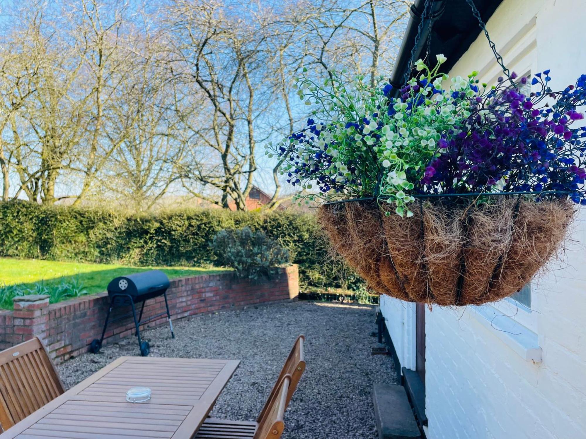 Pool Cottage Bed!-2 Bed Cottage With Dog Walking Trails And Local Pub On Your Doorstep! Popular Walking Trails Nearby-Malvern Hills And The Brockhampton Estate- Peaceful Village On The Border Of Hereford And วุร์สเตอร์ ภายนอก รูปภาพ