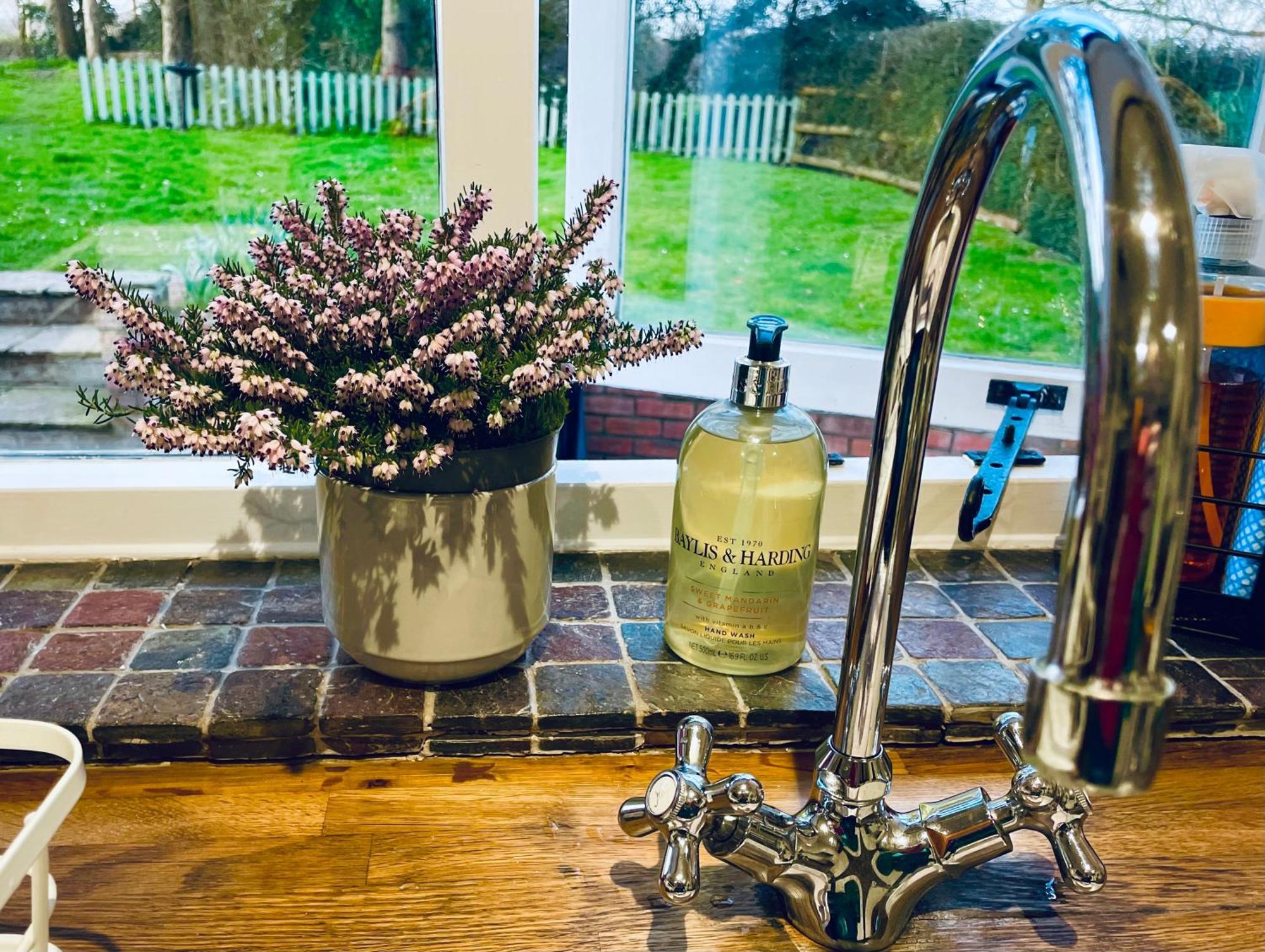 Pool Cottage Bed!-2 Bed Cottage With Dog Walking Trails And Local Pub On Your Doorstep! Popular Walking Trails Nearby-Malvern Hills And The Brockhampton Estate- Peaceful Village On The Border Of Hereford And วุร์สเตอร์ ภายนอก รูปภาพ